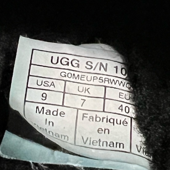 UGG Fluff Yeah Black & White Sandals/Slippers Size 9 - Picture 9 of 11